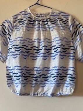 Women’s Blue Wave-Print Short Sleeve Blouse